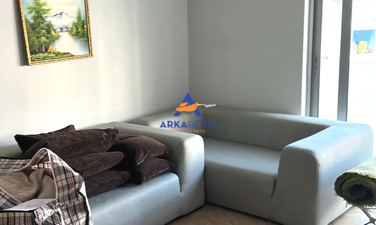 Shtepi me qera Apartament ne Tirane, 2+1, Mobilimi Pjeserisht e mobiluar, Pagesa 522  Euro.