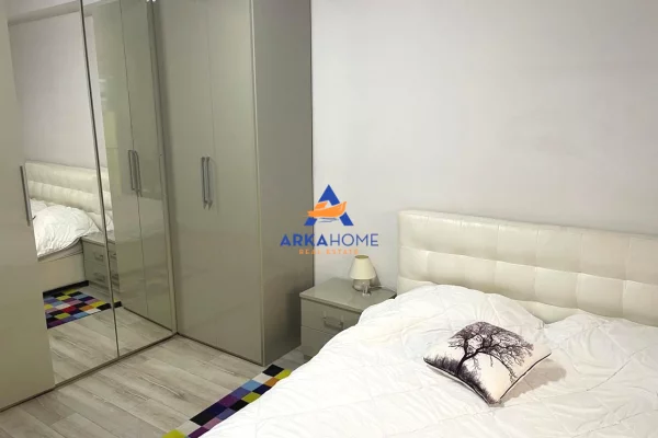 Shtepi ne shitje Apartament ne Tirane, 2+1, Mobilimi E mobiluar, Pagesa 225,000  Euro.