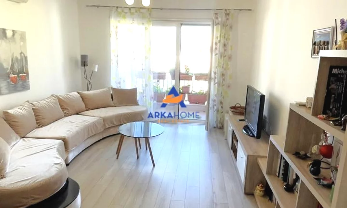 Shtepi ne shitje Apartament ne Tirane, 2+1, Mobilimi E mobiluar, Pagesa 225,000  Euro.