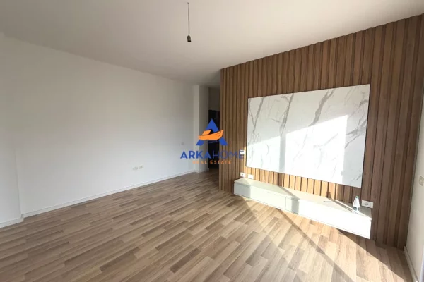 Penthouse (panoramic top floor) for sale in Vlora 2+1, Furnished