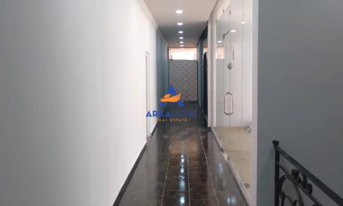 JEPET ME QERA AMBIENT BIZNESI 73M2 "ASTIR" 420 EURO