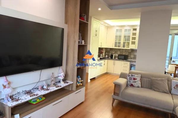 Shtepi me qera Apartament ne Tirane, 2+1, Mobilimi Bosh, pa mobiluar, Pagesa 750  Euro.