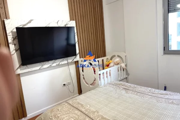 Shtepi me qera Apartament ne Tirane, 2+1, Mobilimi Bosh, pa mobiluar, Pagesa 750  Euro.