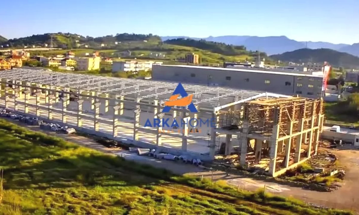 JEPET ME QERA MAGAZINE 4400M2 "NE PRUSH" 20.000 EURO