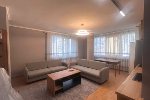 Shtepi me qera 2+1 ne Tirane - 800 Euro