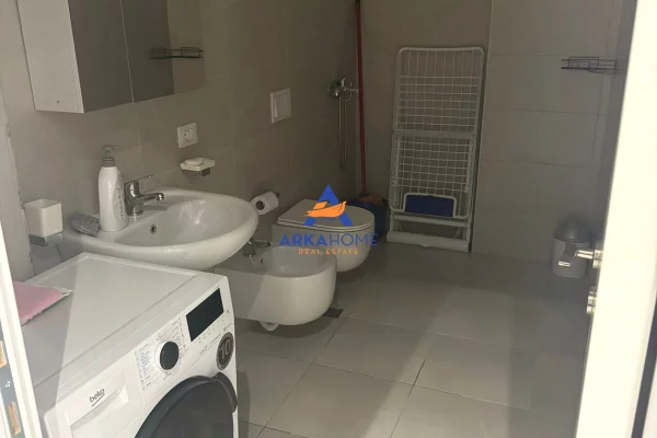 Shtepi me qera Apartament ne Tirane, 1+1, Mobilimi Bosh, pa mobiluar, Pagesa 620  Euro.