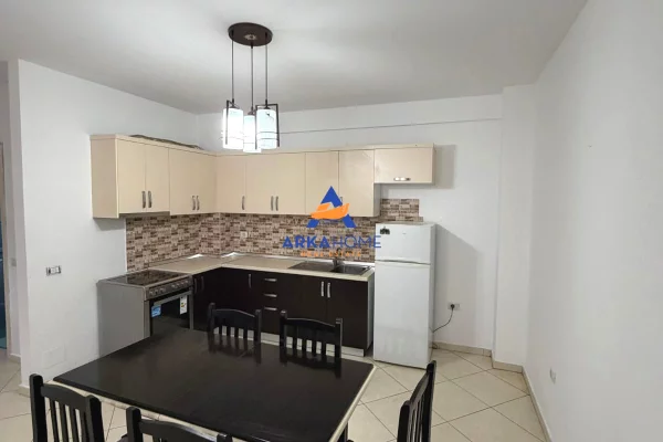 Shtepi me qera Apartament ne Tirane, 2+1, Mobilimi E mobiluar, Pagesa 521  Euro.