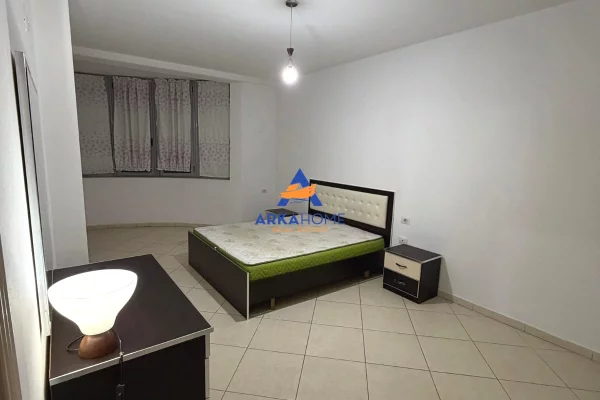 Shtepi me qera Apartament ne Tirane, 2+1, Mobilimi E mobiluar, Pagesa 521  Euro.