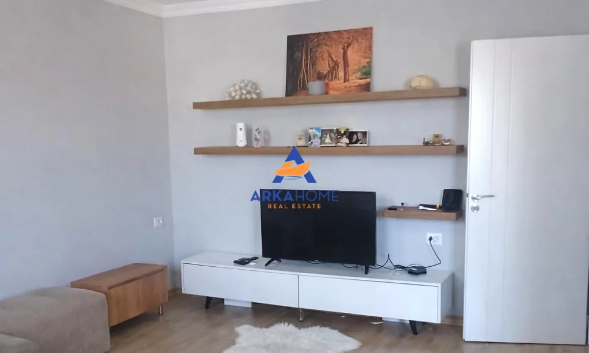 Shtepi ne shitje Apartament ne Tirane, 2+1, Mobilimi E mobiluar, Pagesa 225,000  Euro.