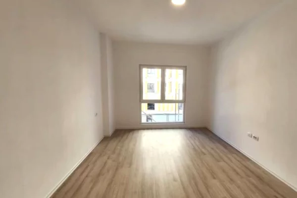 JEPET ME QERA ZYRE 2+1+2 " ZOGUT TE ZI " 1046 EURO