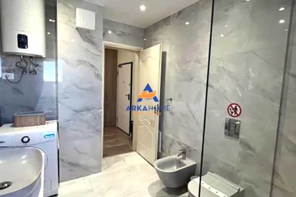 Shtepi me qera Apartament ne Tirane, 1+1, Mobilimi E mobiluar, Pagesa 870  Euro.