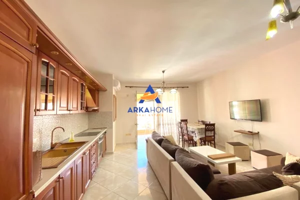 Shtepi ne shitje Apartament ne Tirane, 3+1, Mobilimi E mobiluar, Pagesa 210,700  Euro.