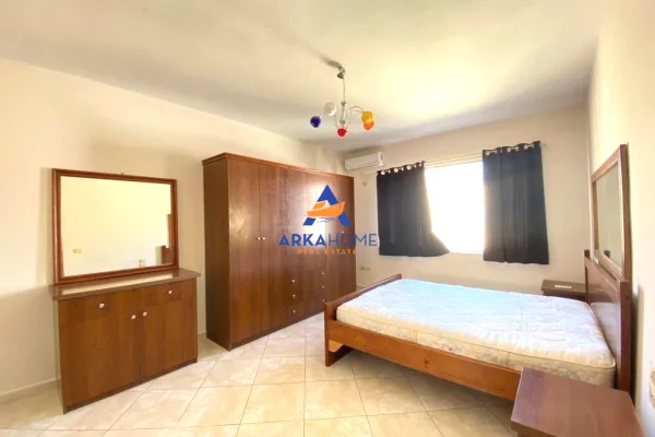 Shtepi ne shitje Apartament ne Tirane, 3+1, Mobilimi E mobiluar, Pagesa 210,700  Euro.