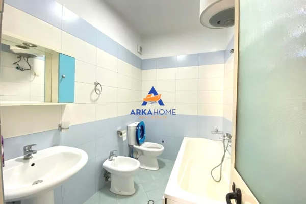 Shtepi ne shitje Apartament ne Tirane, 3+1, Mobilimi E mobiluar, Pagesa 210,700  Euro.