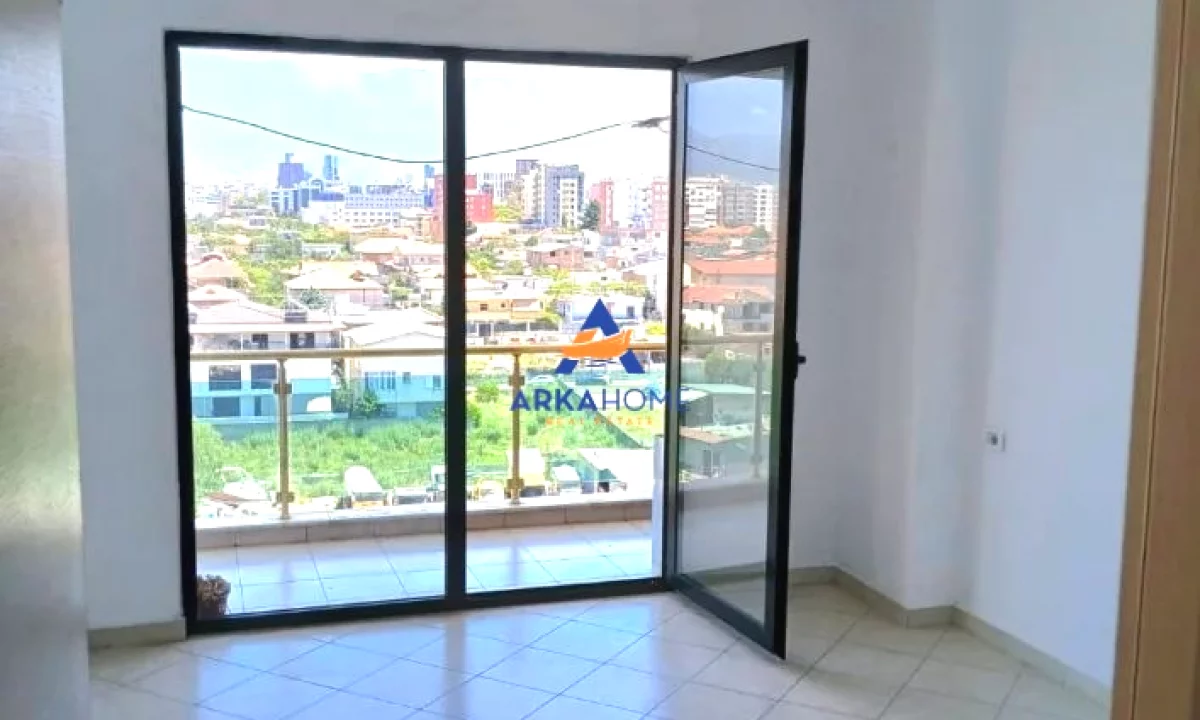 Shtepi ne shitje Apartament ne Tirane, 1+1, Mobilimi Bosh, pa mobiluar, Pagesa 110,000  Euro.