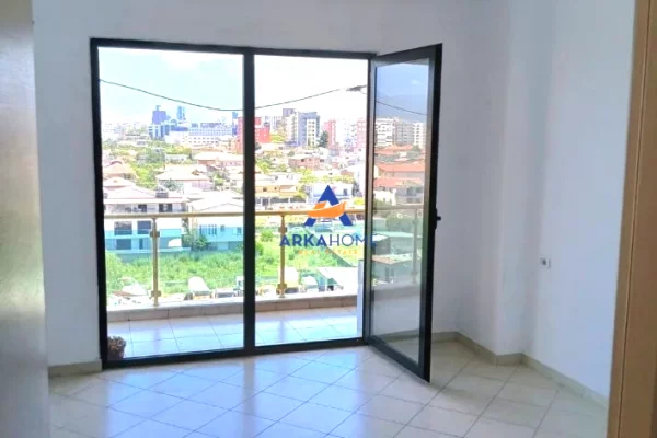 Shtepi ne shitje Apartament ne Tirane, 1+1, Mobilimi Bosh, pa mobiluar, Pagesa 110,000  Euro.