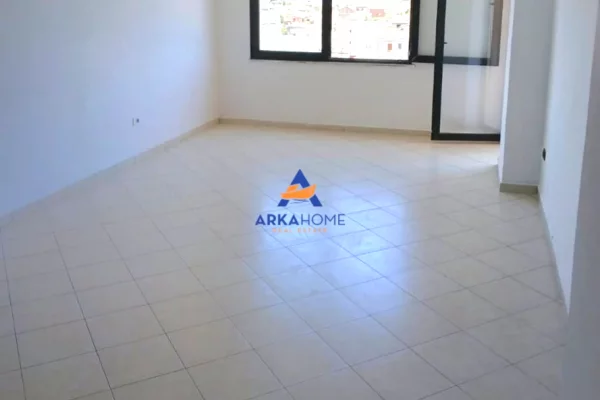 Shtepi ne shitje Apartament ne Tirane, 1+1, Mobilimi Bosh, pa mobiluar, Pagesa 110,000  Euro.