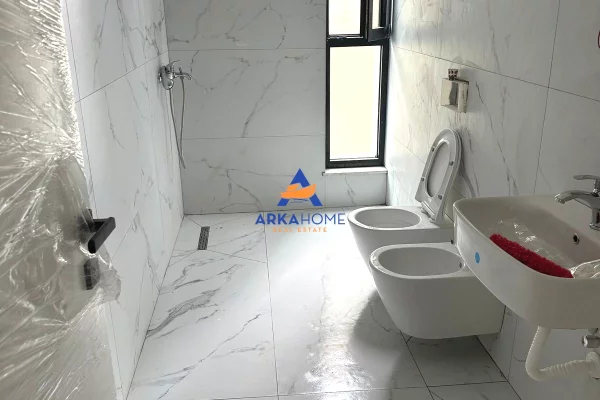 Shtepi me qera Apartament ne Tirane, 1+1, Mobilimi Bosh, pa mobiluar, Pagesa 550  Euro.