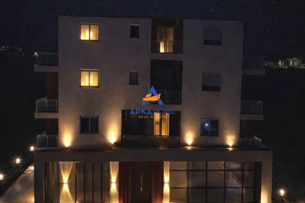 Ambient biznesi ne shitje 5+1 ne Durres - 3,500,000 Euro