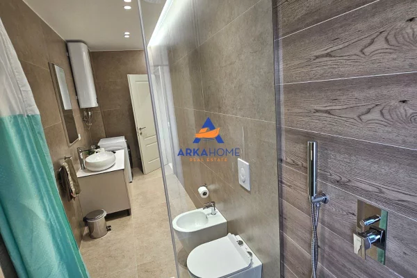 Shtepi me qera Apartament ne Tirane, 2+1, Mobilimi E mobiluar, Pagesa 1,200  Euro.