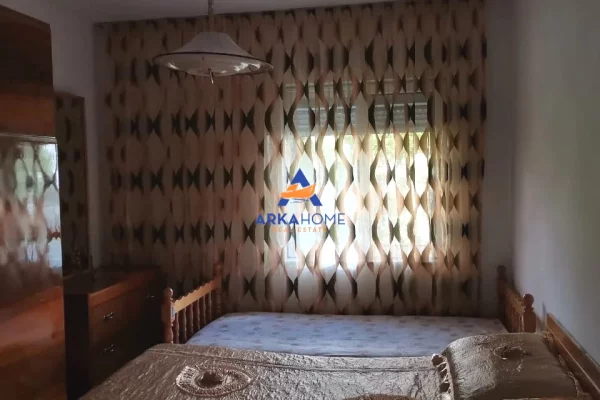 Shtepi me qera Apartament ne Tirane, 2+1, Mobilimi E mobiluar, Pagesa 627  Euro.