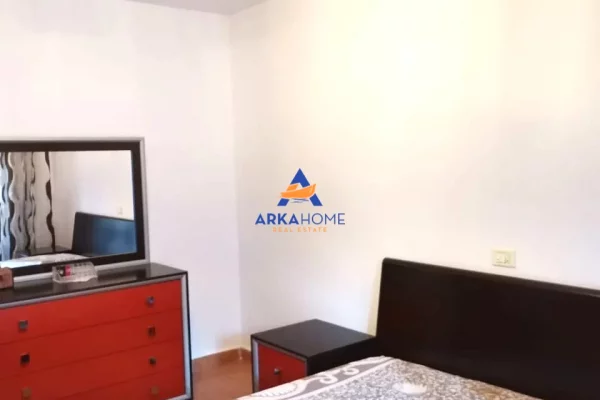 Shtepi me qera Apartament ne Tirane, 2+1, Mobilimi E mobiluar, Pagesa 627  Euro.