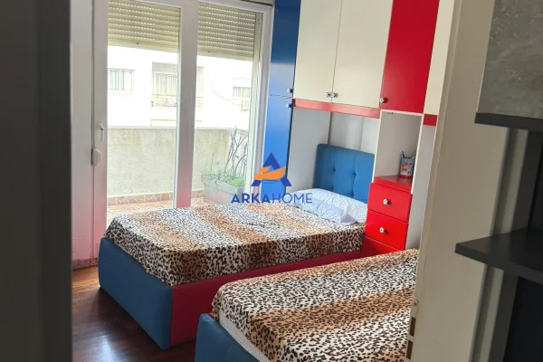 Shtepi ne shitje Apartament ne Tirane, 2+1, Mobilimi E mobiluar, Pagesa 1,600,000  Euro.