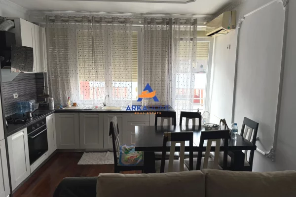 Shtepi ne shitje Apartament ne Tirane, 2+1, Mobilimi E mobiluar, Pagesa 1,600,000  Euro.