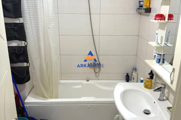Shtepi ne shitje Apartament ne Tirane, 2+1, Mobilimi E mobiluar, Pagesa 1,600,000  Euro.
