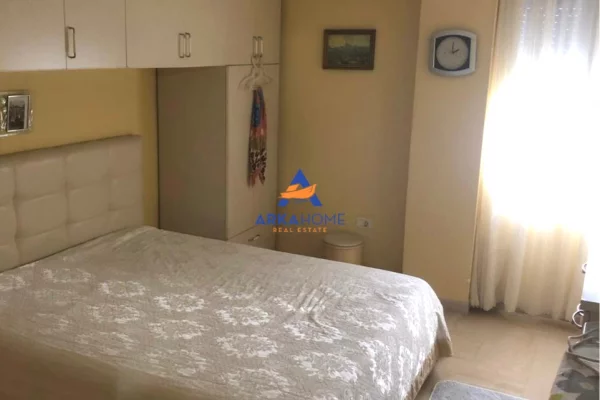Shtepi ne shitje Apartament ne Tirane, 3+1, Mobilimi E mobiluar, Pagesa 340,000  Euro.