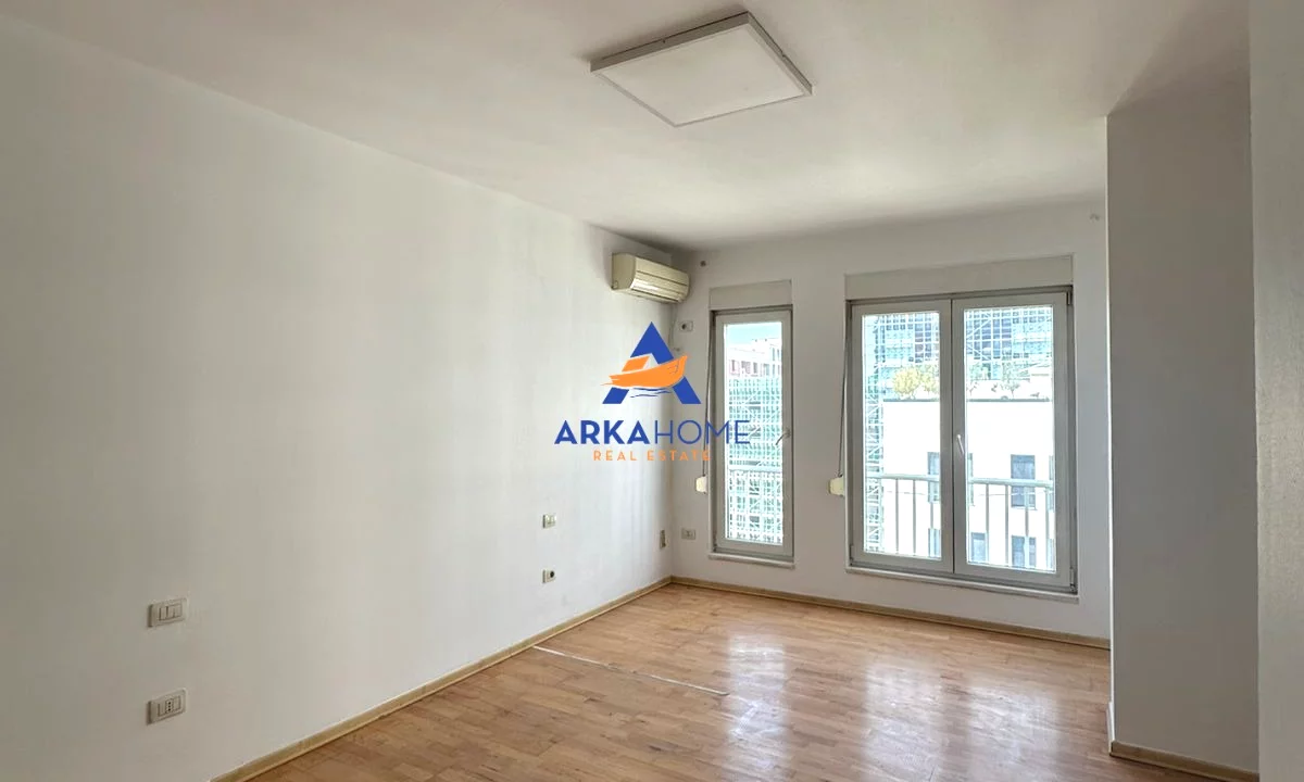 Shtepi me qera Apartament ne Tirane, 3+1, Mobilimi Bosh, pa mobiluar, Pagesa 650  Euro.