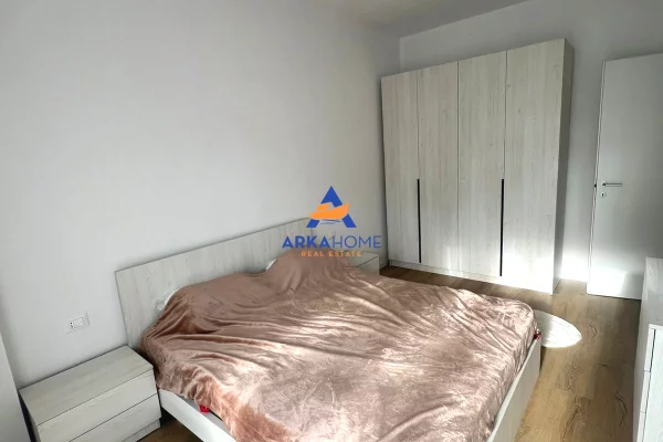 Shtepi me qera Apartament ne Tirane, 2+1, Mobilimi E mobiluar, Pagesa 700  Euro.
