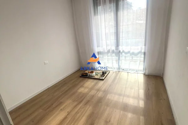 Shtepi me qera Apartament ne Tirane, 2+1, Mobilimi E mobiluar, Pagesa 700  Euro.