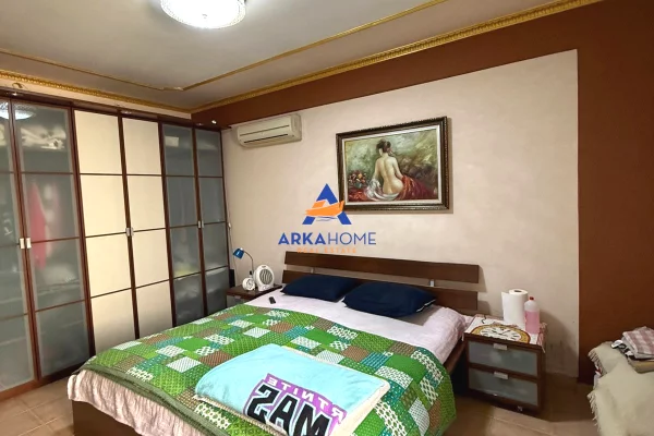 Shtepi ne shitje Apartament ne Tirane, 2+1, Mobilimi E mobiluar, Pagesa 250,000  Euro.