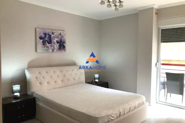 Shtepi ne shitje Apartament ne Tirane, 2+1, Mobilimi E mobiluar, Pagesa 261,506  Euro.