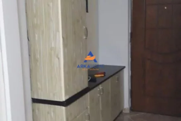 Shtepi ne shitje Apartament ne Tirane, 2+1, Mobilimi E mobiluar, Pagesa 261,506  Euro.