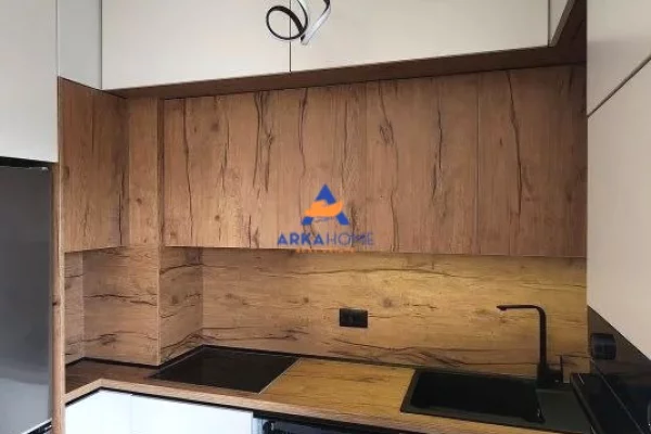 Shtepi me qera Apartament ne Tirane, 2+1, Mobilimi E mobiluar, Pagesa 550  Euro.