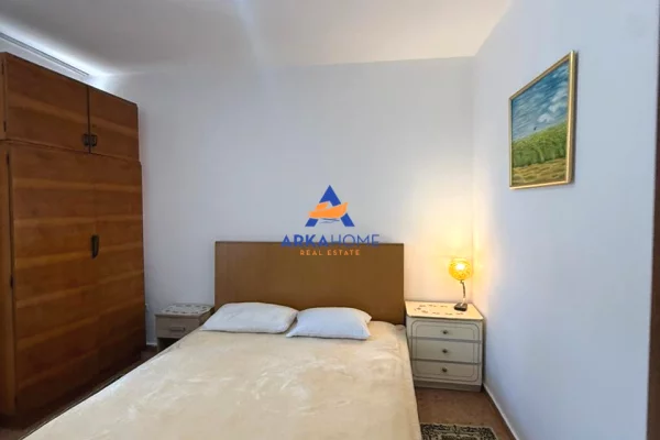 Shtepi me qera Apartament ne Tirane, 1+1, Mobilimi E mobiluar, Pagesa 523  Euro.