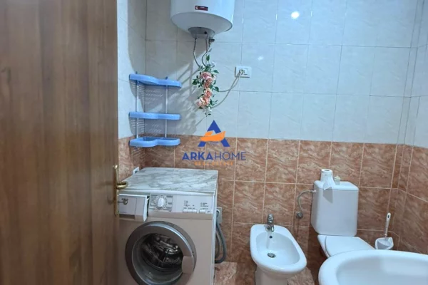 Shtepi me qera Apartament ne Tirane, 1+1, Mobilimi E mobiluar, Pagesa 523  Euro.