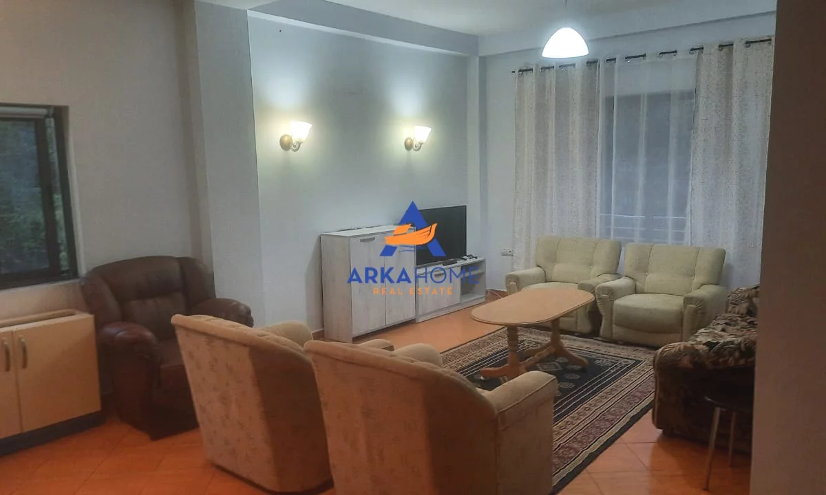 Shtepi me qera Apartament ne Tirane, 2+1, Mobilimi E mobiluar, Pagesa 470  Euro.