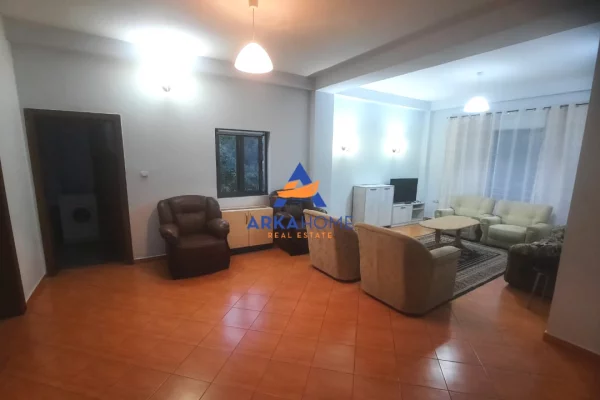 Shtepi me qera Apartament ne Tirane, 2+1, Mobilimi E mobiluar, Pagesa 470  Euro.