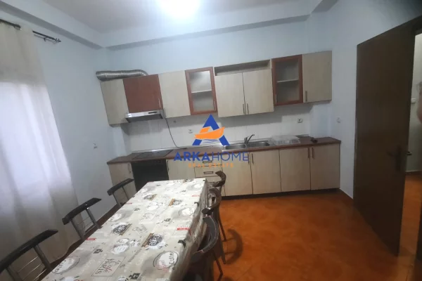 Shtepi me qera Apartament ne Tirane, 2+1, Mobilimi E mobiluar, Pagesa 470  Euro.