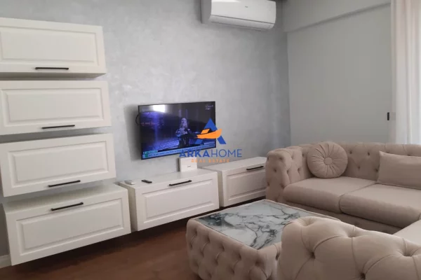 Shtepi me qera Apartament ne Tirane, 2+1, Mobilimi E mobiluar, Pagesa 850  Euro.
