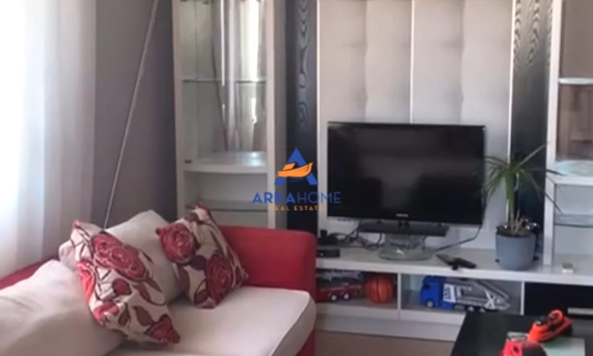 Shtepi me qera Apartament ne Tirane, 1+1, Mobilimi E mobiluar, Pagesa 627  Euro.