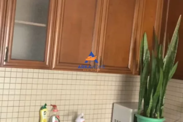 Shtepi me qera Apartament ne Tirane, 1+1, Mobilimi E mobiluar, Pagesa 627  Euro.