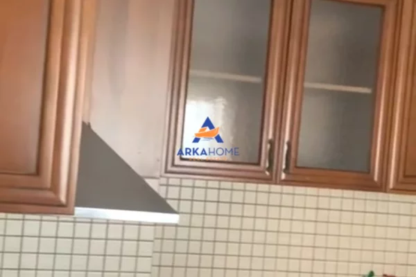 Shtepi me qera Apartament ne Tirane, 1+1, Mobilimi E mobiluar, Pagesa 627  Euro.