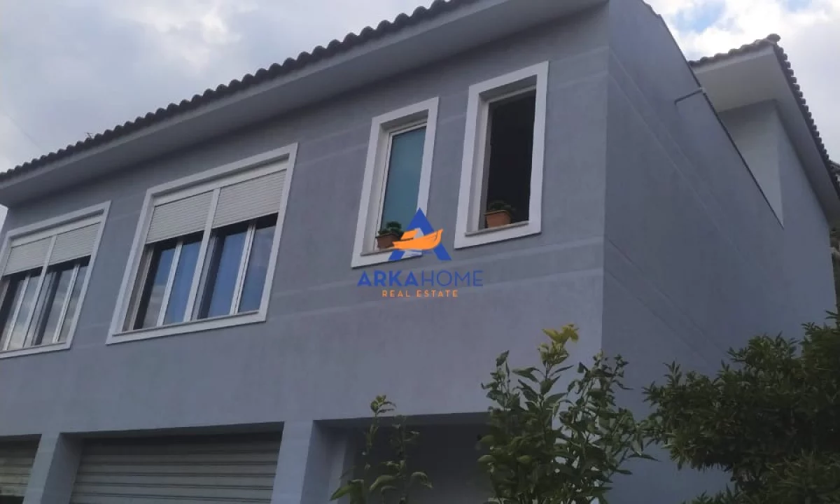 Shtepi ne shitje Shtepi Private ne Tirane, 3+1, Mobilimi E mobiluar, Pagesa 220,000  Euro.