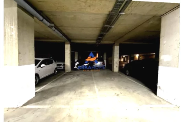 Business Property in Sale 4+1 in Tirana - 23,000 Euro