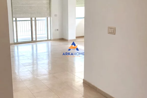 Shtepi me qera Apartament ne Tirane, 2+1, Mobilimi Bosh, pa mobiluar, Pagesa 523  Euro.