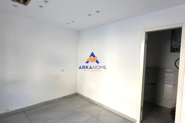 Ambient biznesi me qera 1+1 ne Tirane - 1,359 Euro